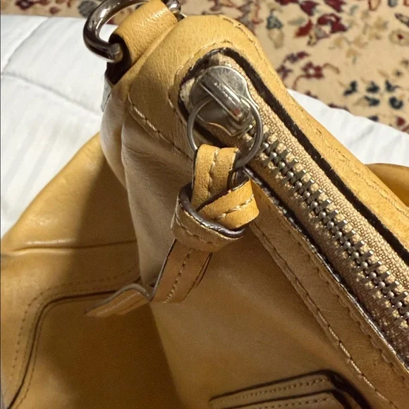 Coach Camel Leather Bag with Cream Scarf - Picture 8 of 13